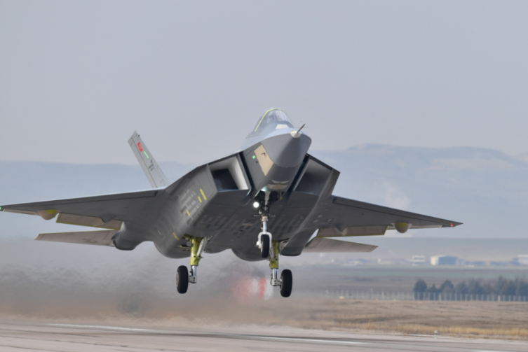 Türkiye'nin Eurofighter Typhoon alımı Milli Muharip Uçak KAAN'ın üretim sürecini etkilemeyecek.